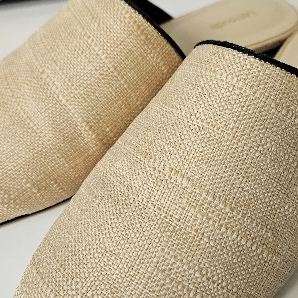 Larroudé Venice Flat Mule – Beige Raffia/Black Trim - Picture 5 of 8